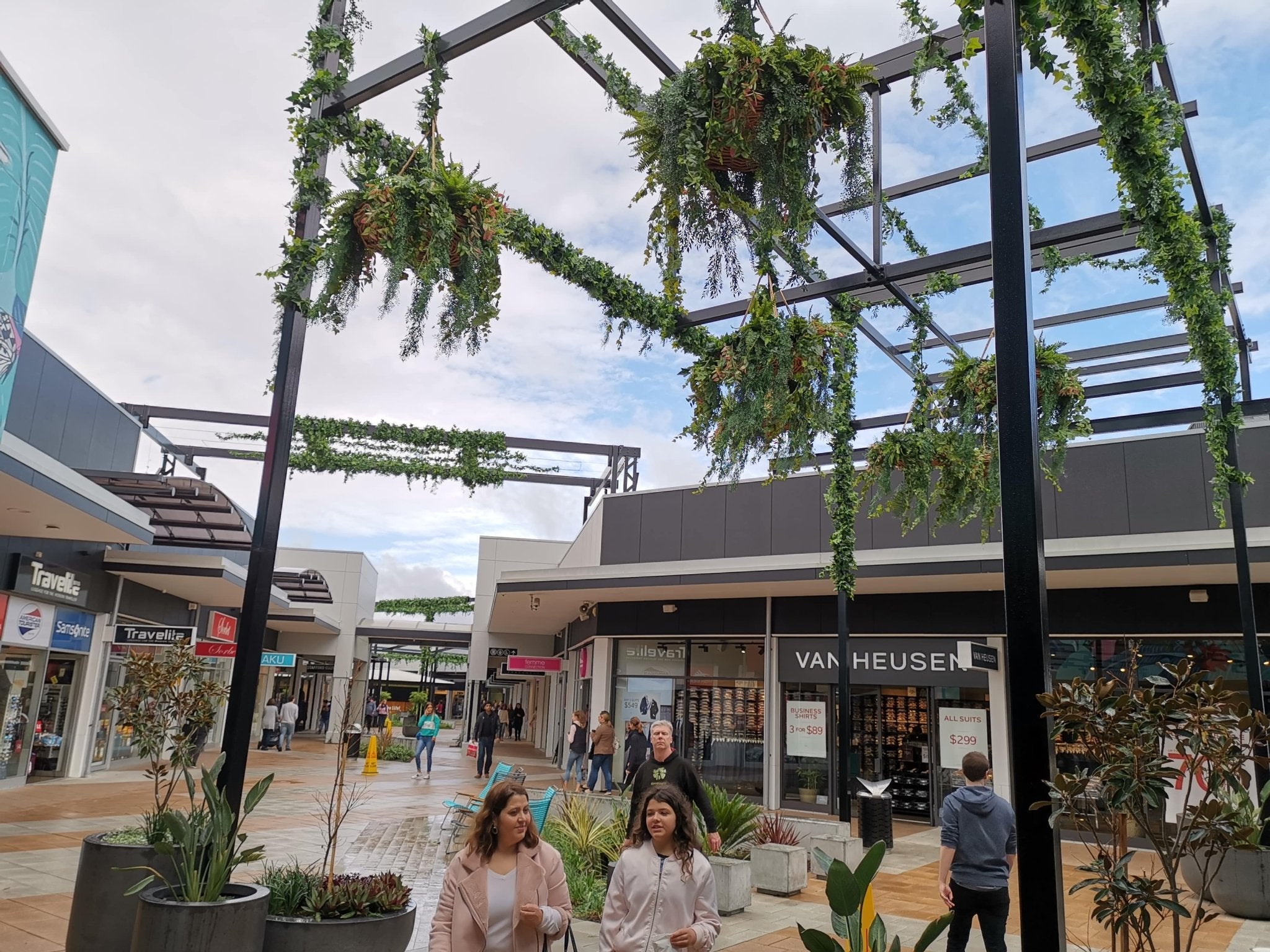 Artificial Greenery Installation For Harbour Town Adelaide Shopping Centre - Evergreen Walls
