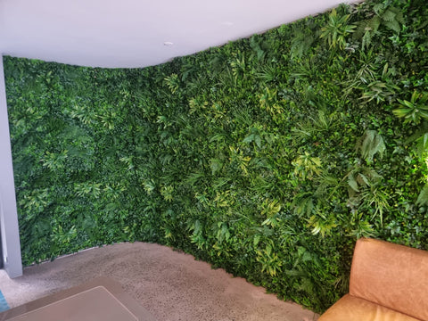 Curved green wall for office