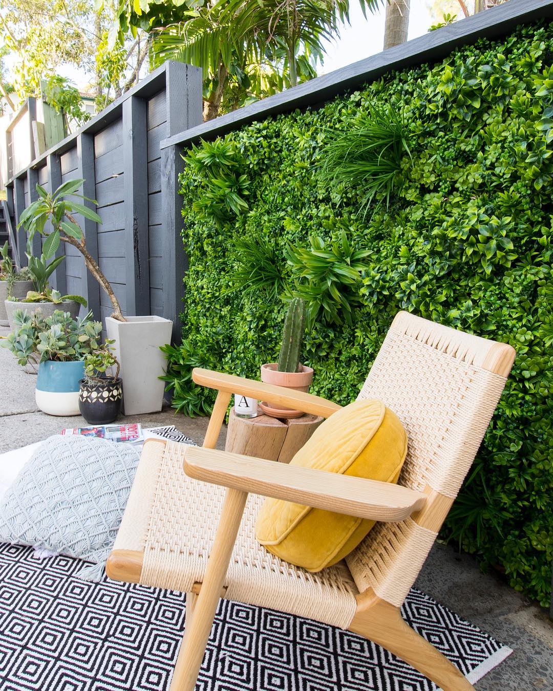 Enhance Your Backyard BBQ with Artificial Hedges: The Ultimate Guide - Evergreen Walls