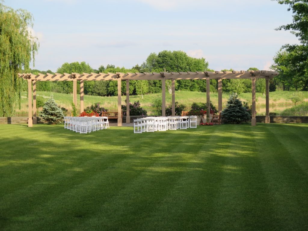 How to Create a Backup Plan for Your Outdoor Wedding - Evergreen Walls