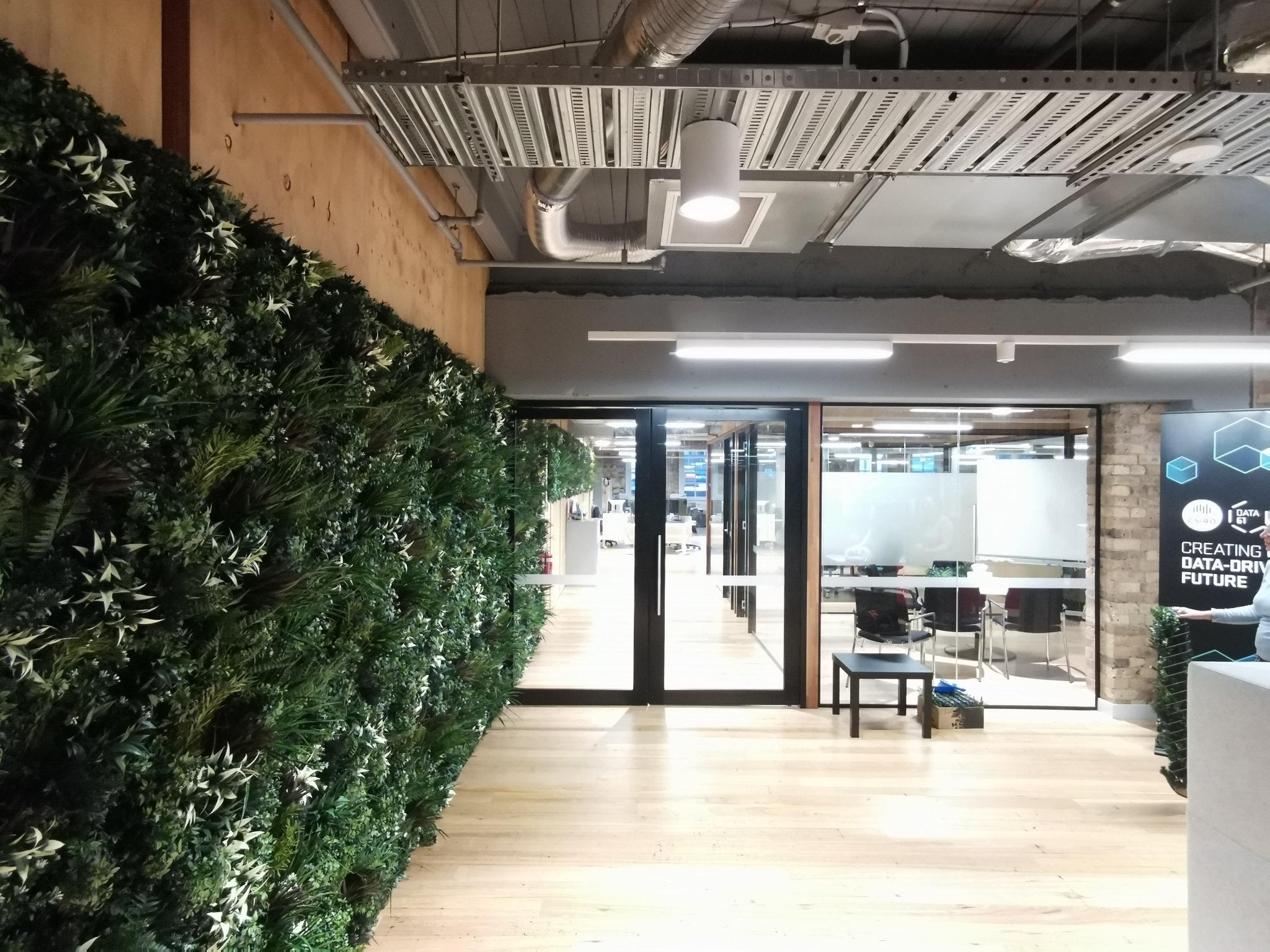 Vertical Gardens: How To Reduce Noise in Your Office - Evergreen Walls