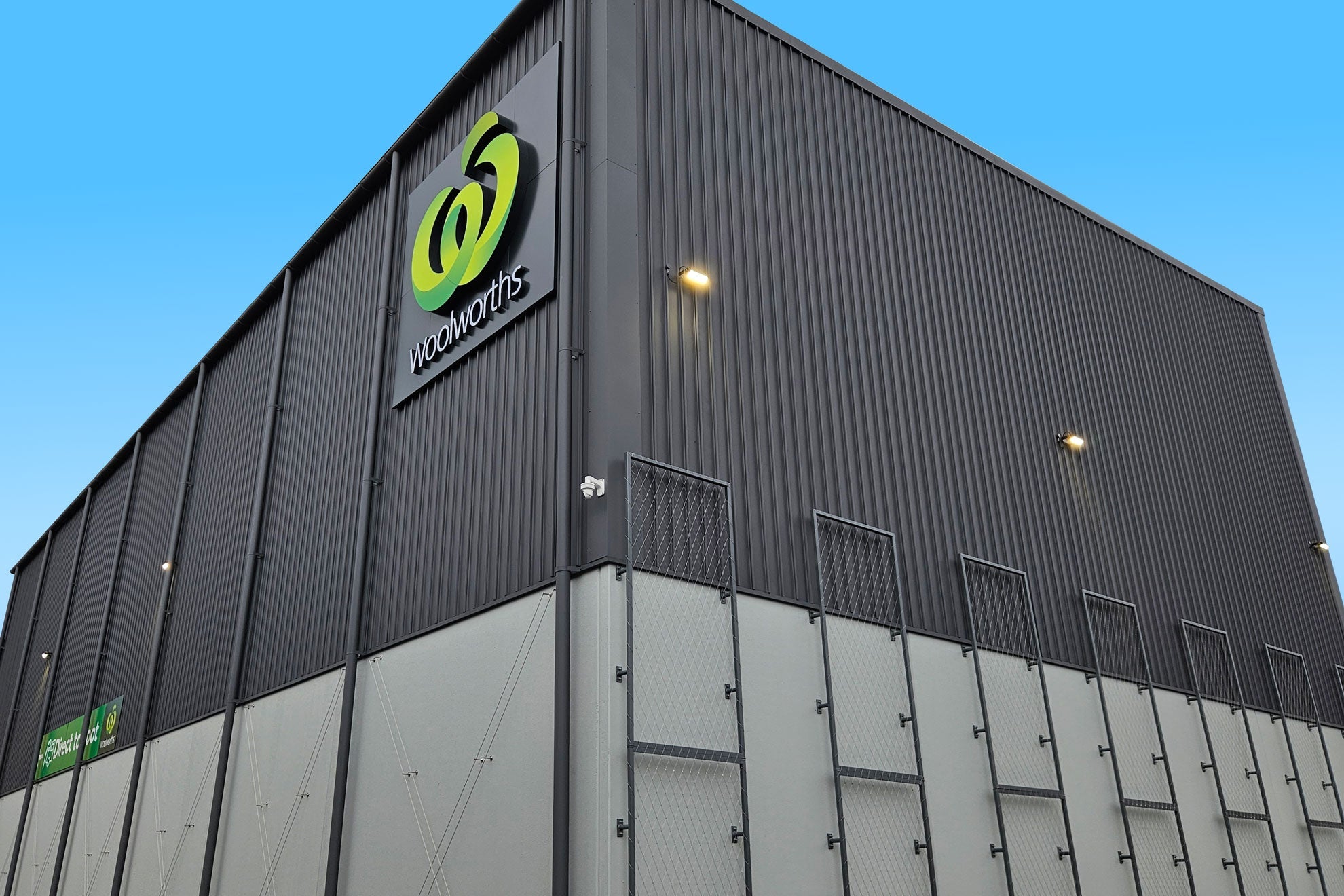 Warrawong Plaza Woolworths Store Exterior - Commercial Hardware Installation - Evergreen Walls