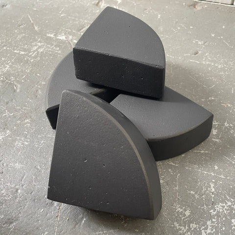 Pot Feet / Pot Riser - Black - Evergreen Walls