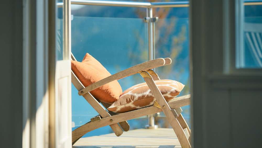 15 Balcony Design Ideas for Small Spaces to Maximize Your Outdoor Living - Evergreen Walls