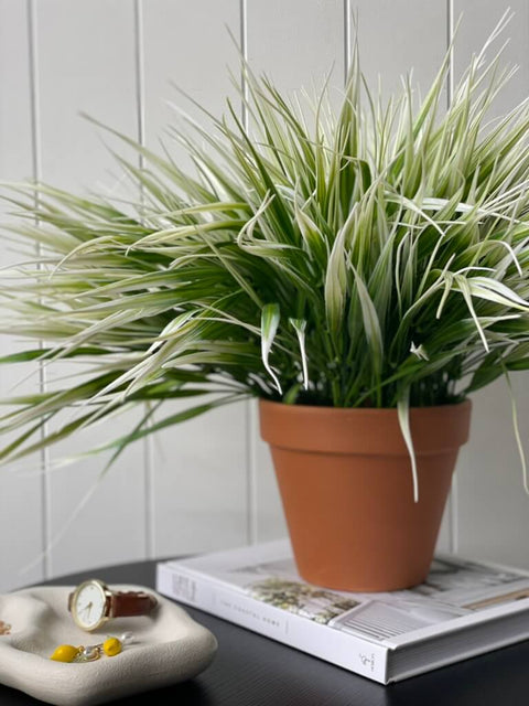 Grass Bush White 35cm (UV) - Evergreen Walls
